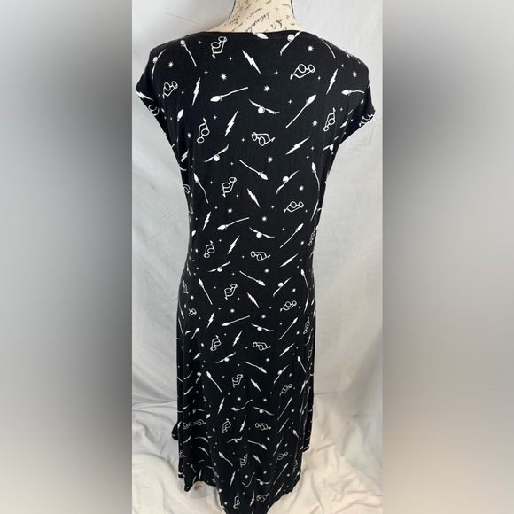 NWT Hot Topic Warner Brothers Harry Potter icons toss dress size 5X - Picture 8 of 11